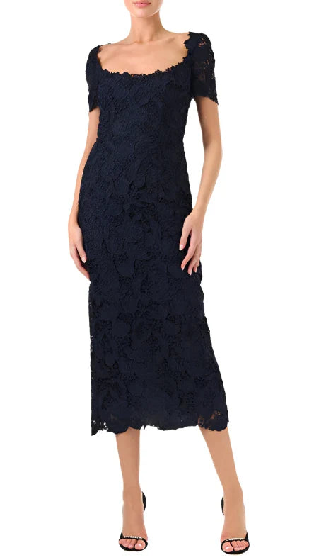 Monique Lhuilllier Short Sleeve Sheath Guipure Tulip Lace Dress Monique Lhuilllier Short Sleeve Sheath Guipure Tulip Lace Dress
