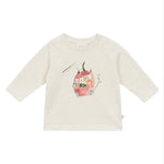 The Arsene & Les Pipelettes Baby Golbert T-shirt Cable Car Bio is an off-white, long-sleeve baby tee featuring animals riding in a red cable car illustrated on the front.