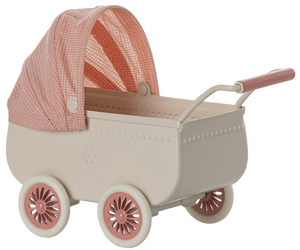 The Maileg Pram, Mouse - Coral features a charming vintage design with a cream body, coral wheels, and a coral checkered canopy—perfect for baby mice.