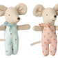 The Maileg "Twins, Baby Mice in Matchbox" features two charming twin mice, each with big ears and stitched smiles. One wears a blue outfit with stars, the other a pink one with polka dots. They're perfectly sized for matchbox beds or tiny sleeping bags and are sure to capture hearts.