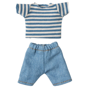 Dress your Maileg LouiMax, Mouse, Big Brother in this stylish outfit with a blue and white striped short-sleeve shirt and light blue elastic waist pants—ideal for play or display.