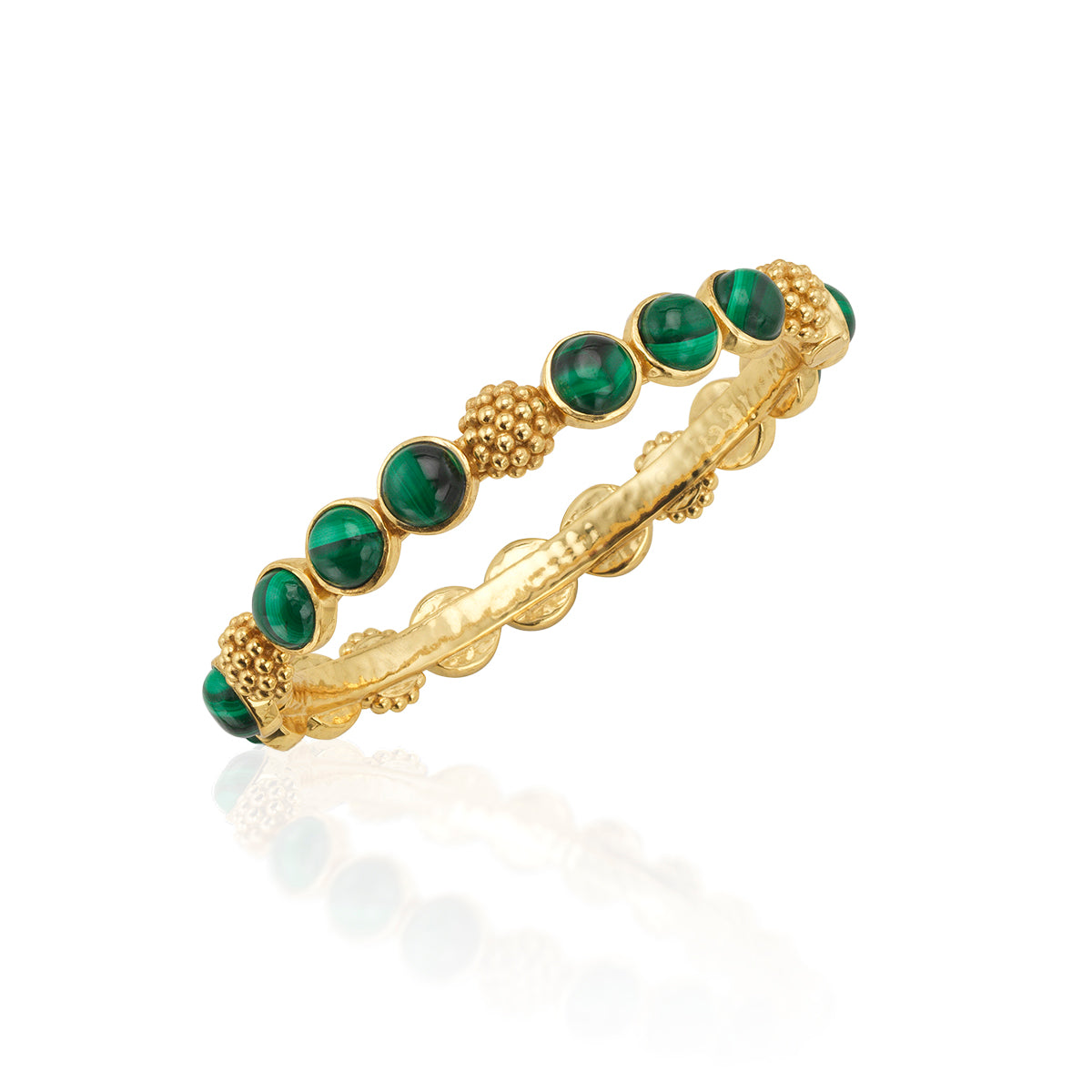 The Juliska Capucine De Wulf Berry Gem Hinged Bangle features alternating round green stones and textured gold beads, shown on a white background with a subtle reflection.
