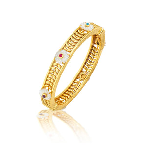 The Juliska Capucine De Wulf Villandry Fleur Vine Hinged Bangle features white floral accents and colorful gemstone centers, inspired by mother of pearl, shown on a reflective white background.