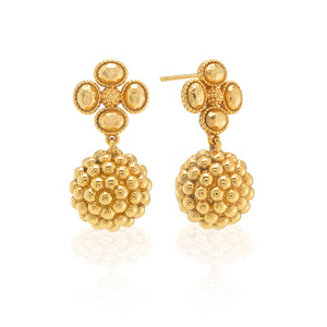 The Berry Clover Drop Earrings by Juliska Capucine De Wulf feature gold bead clusters in a round drop with a four-bead floral stud, creating elegant gold berry-inspired jewelry perfect for cocktail attire.