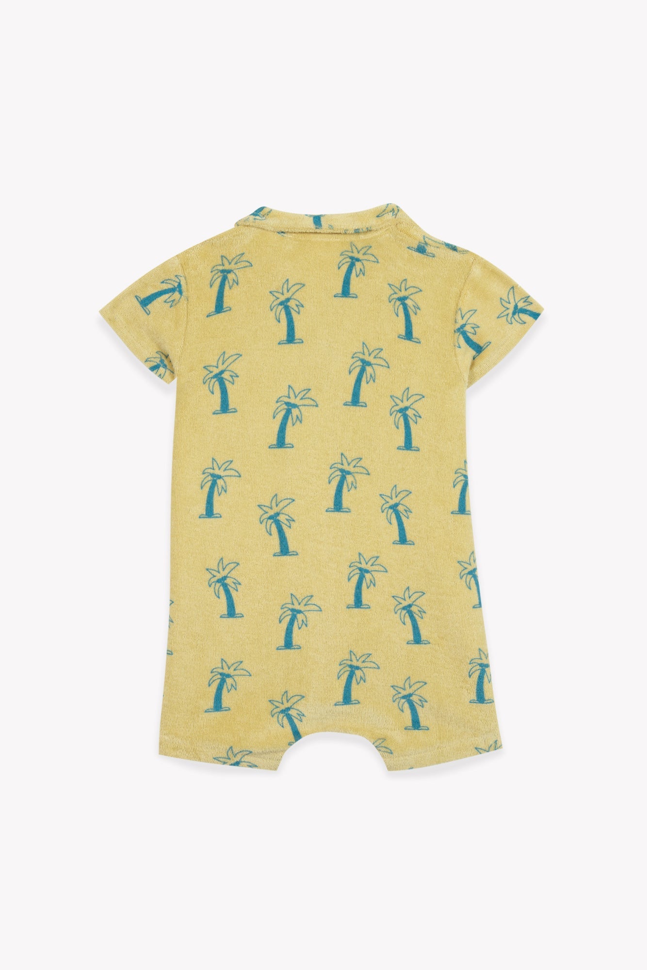 The Baby Boys’ Lilo Onesie by Bonton is a yellow short-sleeve romper, adorned with a playful repeating pattern of blue palm trees for a tropical look. Shown laid flat from the back, this onesie is made from soft cotton to keep your little one comfortable all day.