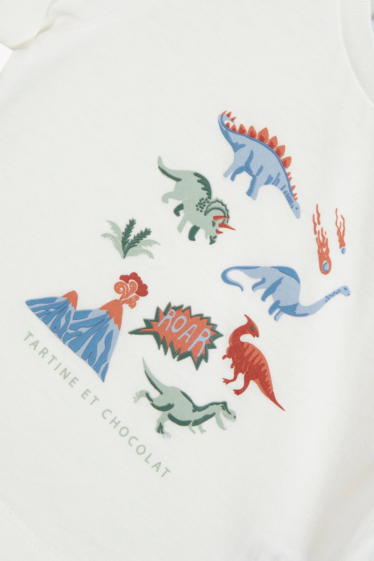 Add a splash of adventure to his wardrobe with the Tartine et Chocolat Baby Boys’ and Boys’ Illustrated Cotton T-Shirt. Featuring colorful dinosaurs, volcanoes, and meteorites on a crisp white background with “TARTINE ET CHOCOLAT” printed at the hem, this 100% cotton tee offers both comfort and playful style—perfect for little explorers.