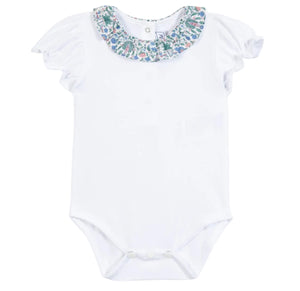 Introducing the Baby Girls’ Liberty Fabric Collar Onesie by Tartine et Chocolat—a sweet white baby bodysuit featuring short ruffled sleeves and a floral Liberty fabric ruffled collar. Convenient snap closures at the bottom make this charming piece perfect for a spring outfit.