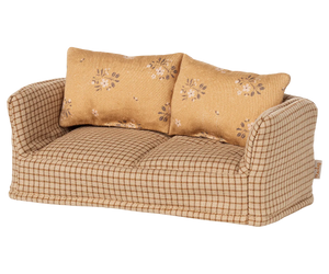Maileg's Couch, Mouse - Mable features a beige plaid design and two yellow floral cushions, ideal for a mice family at Mouse hole Farmhouse. Shown against a plain white background.
