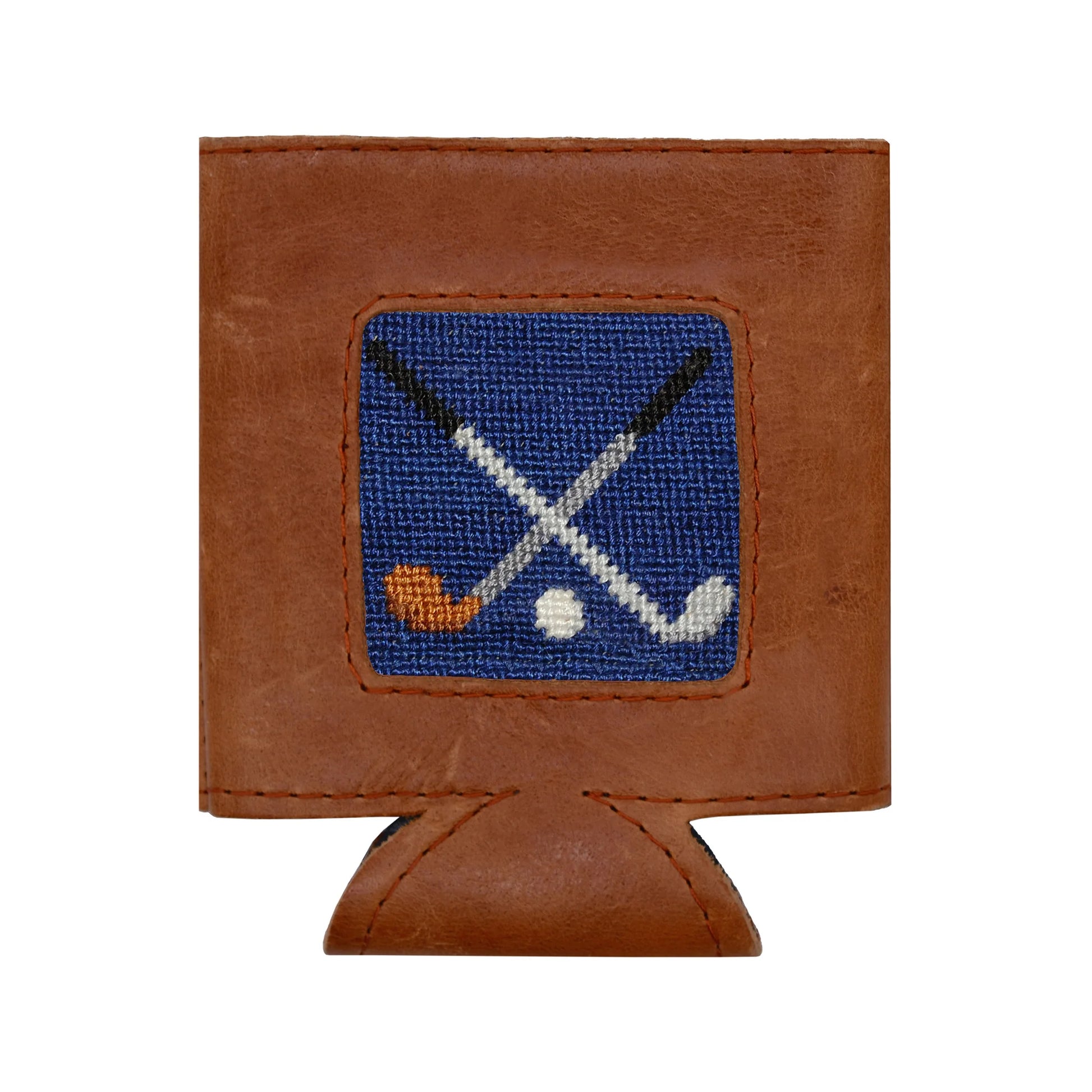 The Smathers & Branson Crossed Clubs Can Cooler pairs brown Italian leather with a stitched blue patch featuring two crossed hockey sticks and pucks, effortlessly blending classic style and the durable performance of premium neoprene.