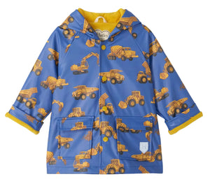 Hatley Baby Boys’ and Boys’ Construction Trucks Rain Coat in blue features playful yellow illustrations of excavators, dump trucks, and cement mixers. This stylish hooded rain jacket includes front pockets and a bright yellow lining, making it the perfect waterproof layer for rainy-day adventures.
