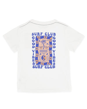 Introducing the Boys’ Surf Club Good Vibes Vintage Tee from Feather 4 Arrow—a white, premium cotton T-shirt with a back graphic of a stylized sun, palm tree, and waves, bordered by blue “SURF CLUB GOOD VIBES SURF CLUB” text. The perfect vintage tee for any Surf Club enthusiast.