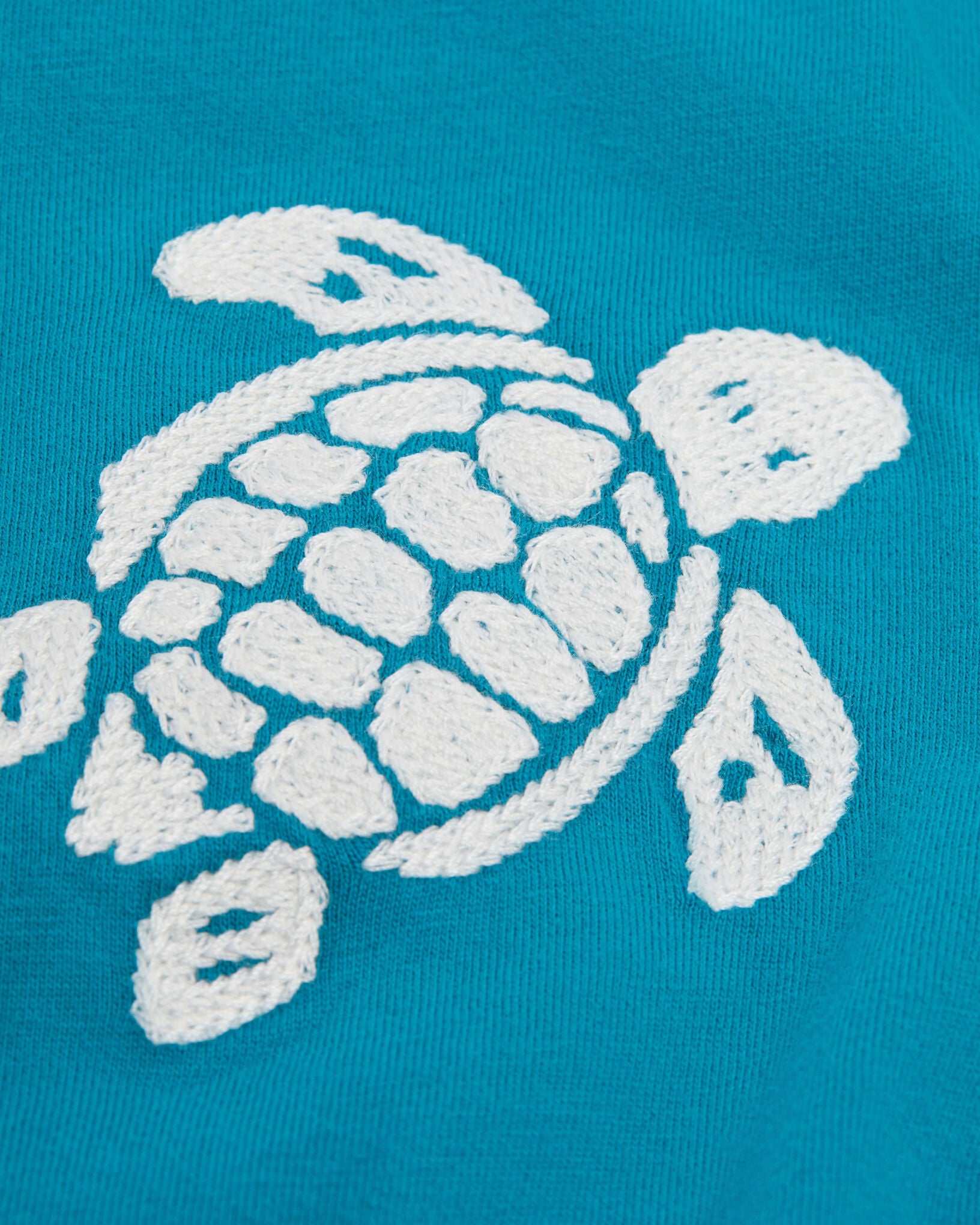 The Vilebrequin Boys' Big Turtle Chain Tee features a white embroidered turtle design on bright blue organic cotton.