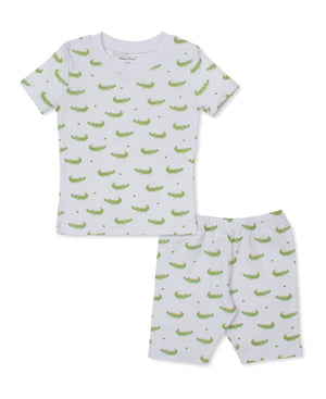 The Kissy Kissy Baby Boys’ and Boys’ Crocodile Camp Short Pajama Set features a white short-sleeve top and matching shorts, both adorned with a repeating green crocodile print. Made from soft Pima cotton, this pajama set ensures ultimate comfort for your little one at bedtime.