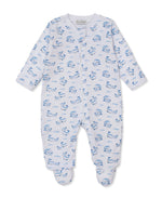Introducing the Baby Whale Pods Zip Footie by Kissy Kissy—a white baby sleeper adorned with an adorable whale pods print. Designed with long sleeves, footed legs, and a convenient front zipper closure, this cozy footie is crafted from ultra-soft Pima cotton for ultimate comfort.