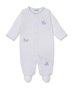 The Kissy Kissy Baby Boys’ Whale Pods Footie features soft Pima cotton, blue whale embroidery, coordinating blue stitching on the cuffs, and convenient snap buttons down the front for easy changes. This charming onesie ensures all-day comfort in a playful whale theme.