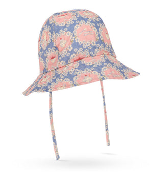 The Konges Slojd Baby Girls’ and Girls’ Kim Sun Hat, made from organic cotton in blue with a pink fox and white flower pattern, features a wide brim and chin straps, and is displayed on a white background.