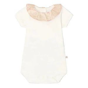 The Bonpoint Baby Girls' June Bodysuit with Liberty Fabric features short sleeves and a beige ruffled Liberty collar, displayed flat against a plain background.