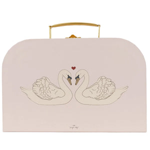 The Konges Slojd Artist Set from Konges Slojd showcases a whimsical suitcase illustration of two swans facing each other with their necks creating a heart shape, and a small red heart floating between them, perfect for inspiring any little artist.