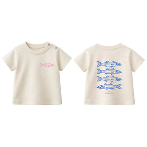 Front and back of Pepita & Me Baby Boys' and Boys' cream cotton short-sleeve t-shirt; front shows a small pink fish, back displays four blue fish stacked horizontally.