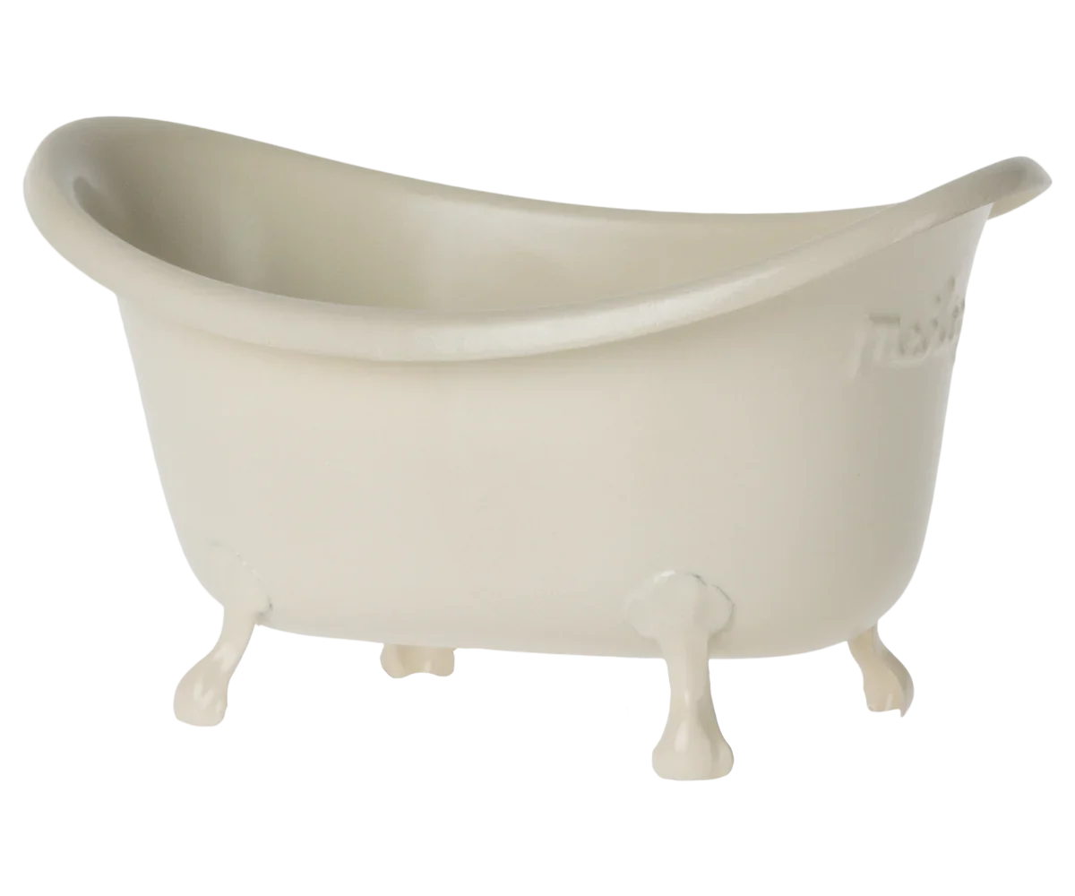 The Maileg Bathtub - Mouse by Maileg, a small, white clawfoot bathtub viewed from a slight angle on its left side, is perfect for Maileg mice and other tiny friends seeking a vintage bathing experience.