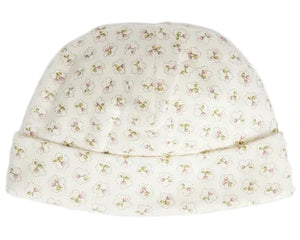 Dress your newborn in the Lyann Beanie by Bonpoint—a soft, organic cotton baby hat featuring a folded brim and a delicate pink floral pattern scattered over white fabric. This charming beanie offers gentle comfort for your little one.
