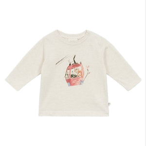 The Arsene & Les Pipelettes Baby Golbert T-shirt Cable Car Bio is an off-white, long-sleeve baby tee featuring animals riding in a red cable car illustrated on the front.