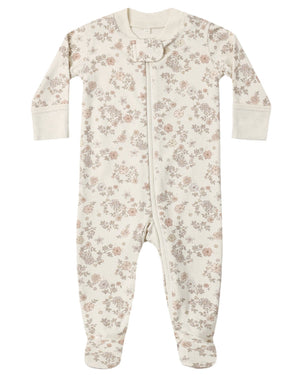The Quincy Mae Baby Zip Long Sleeve Sleeper Footie is made from soft organic brushed jersey and features a white base adorned with an all-over beige floral pattern. Designed for convenience, this baby footie includes a front zipper closure for easy changes.