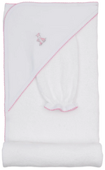 The Kissy Kissy Just Giraffes Hooded Towel & Mitt Set features a soft white cotton towel with a pink stitched border, an embroidered giraffe on the corner, and comes with a matching white wash mitt. Perfect for bath time, this gentle set is part of the Just Giraffes towel collection.
