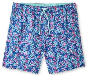 Peter Millar Hammerhead Camo Swim Trunk featuring an elastic waistband and drawstring. Made with quick-drying, four-way stretch fabric, the pattern boasts blue, green, and pink abstract prints.