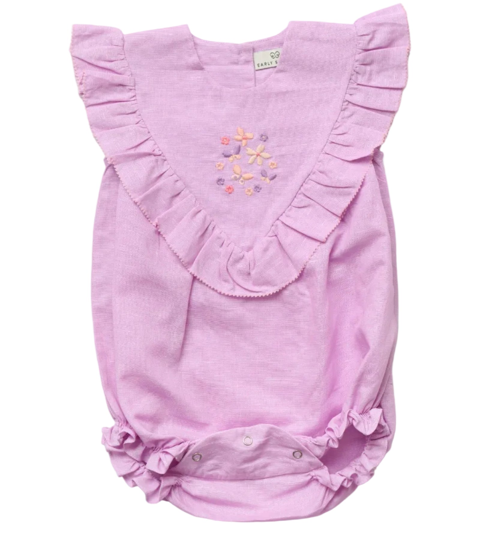 Early Sunday Baby Girls’ Lucy Baby Bubble Romper in light pink features ruffled sleeves, a ruffled bib collar, floral embroidery on the chest, and convenient snap buttons at the bottom.