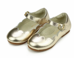 The L'Amour Shoes Girls' Sonia Scalloped Flat features shiny gold Mary Jane shoes with scalloped trim and buckle ankle straps, perfect for life's celebrations.